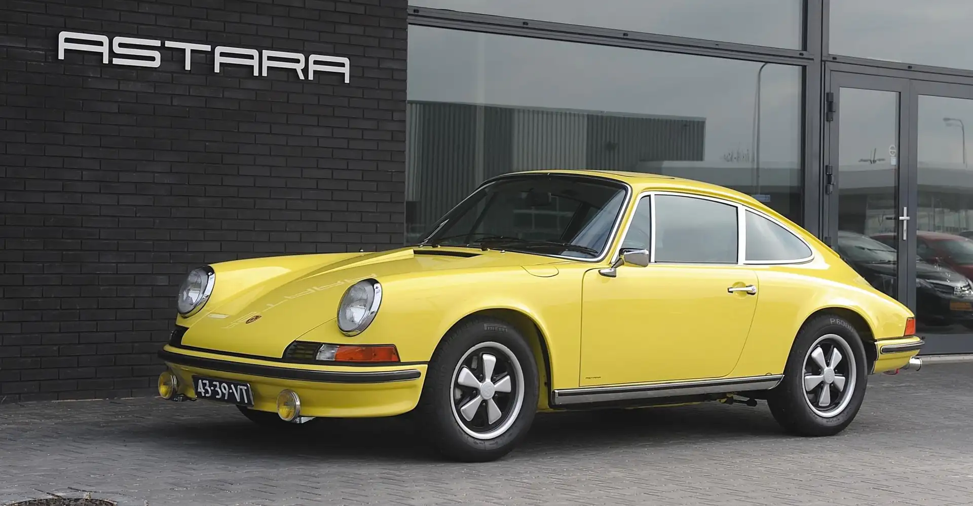 Porsche 911E 2.4 MFI coupe Jaune - 2