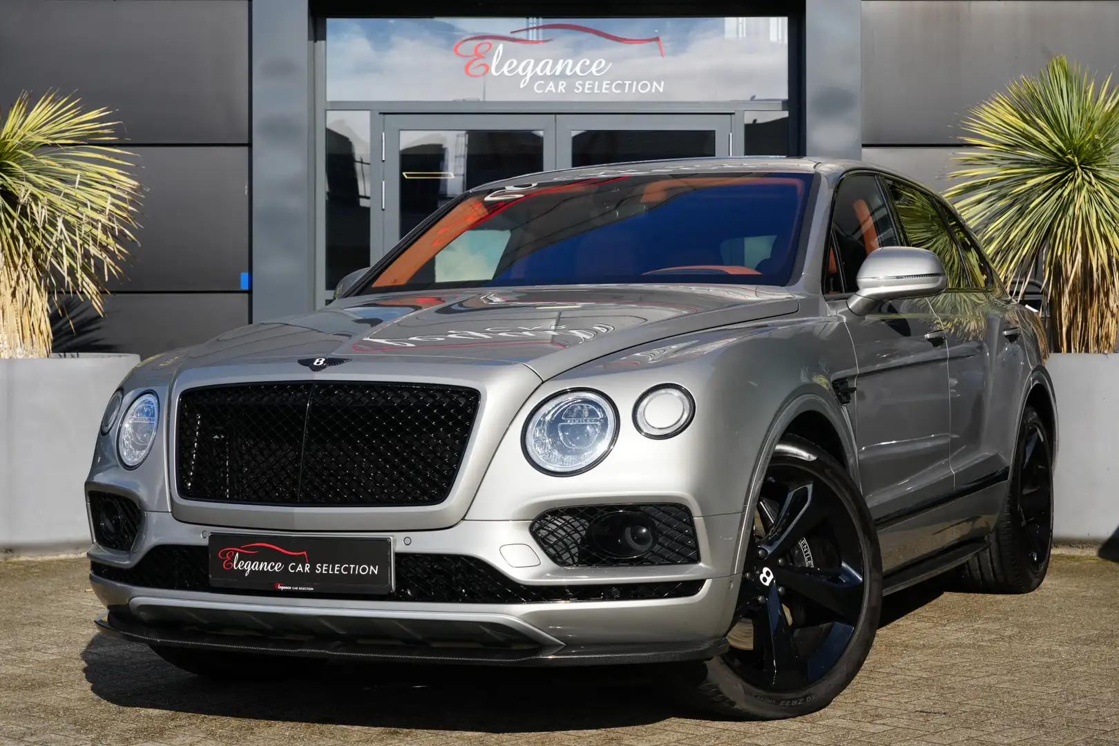 Bentley Bentayga 4.0 V8 550pk Panoramadak/Carbon/Trekhaak/Nachtzich Gris - 1