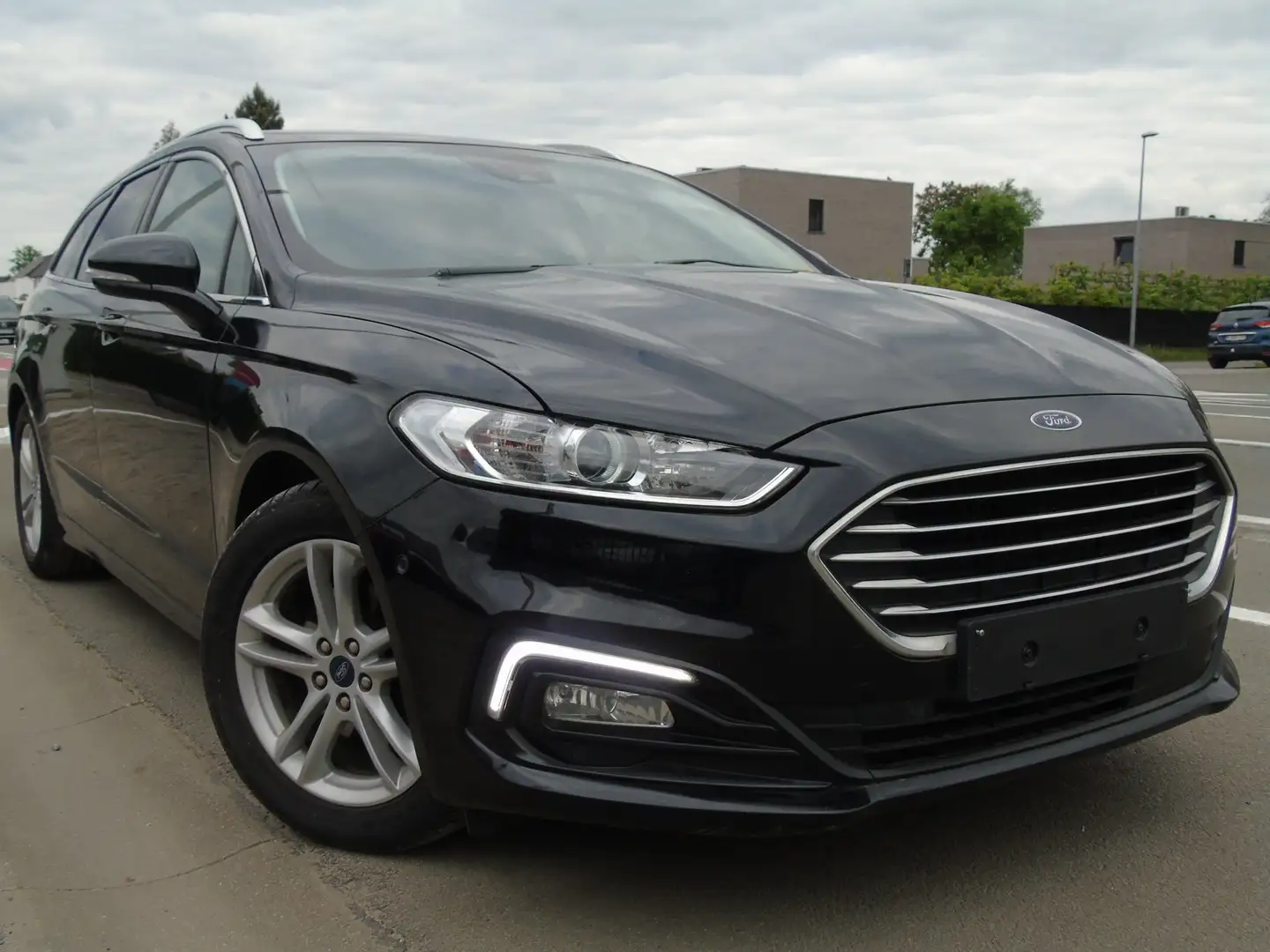 Ford Mondeo Clipper 2.0 Ecoblue Business *1e Eigen *AUTOMAAT Schwarz - 2
