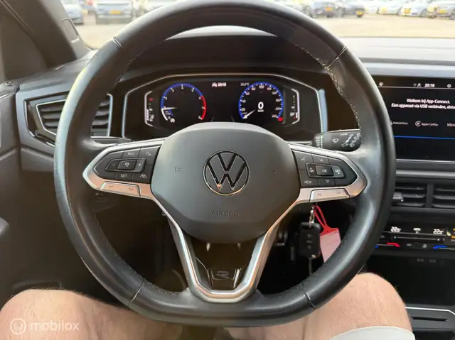 Volkswagen Polo view 12
