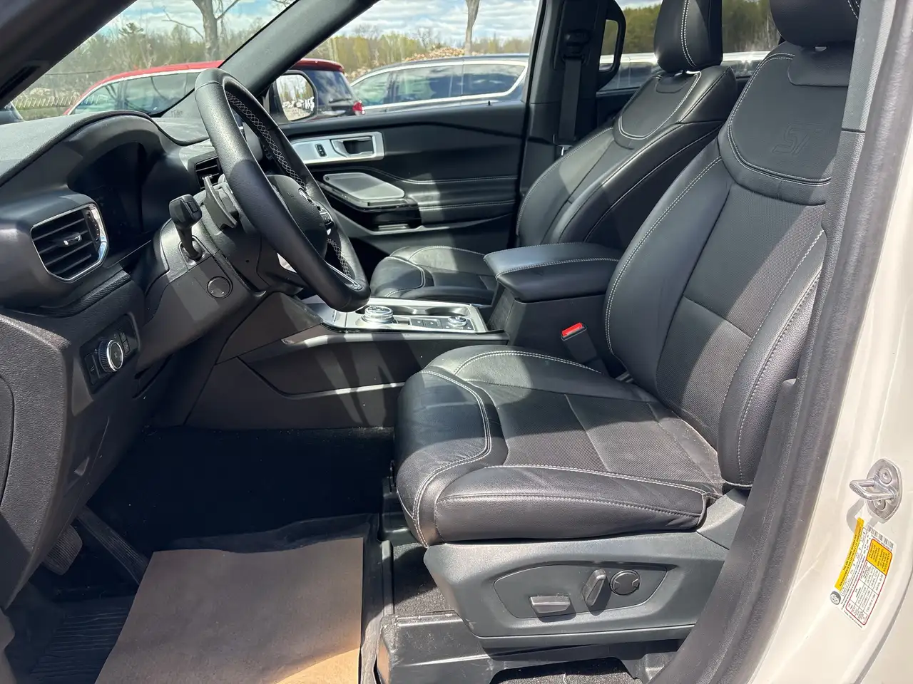 Ford Explorer снимка Ford Explorer