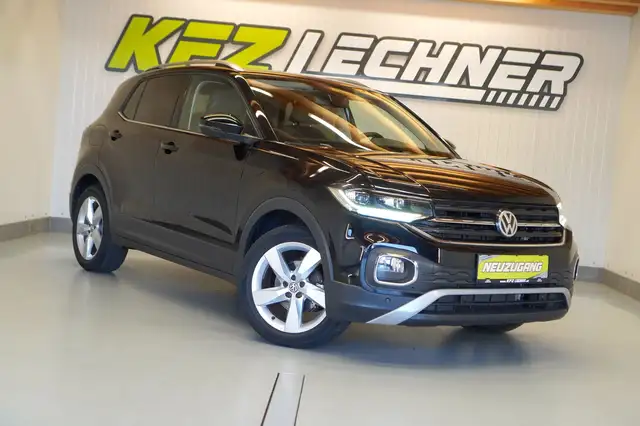 Volkswagen T-Cross view 3