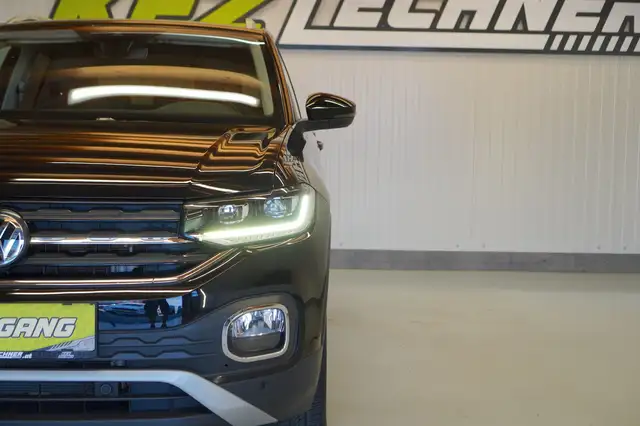 Volkswagen T-Cross view 10