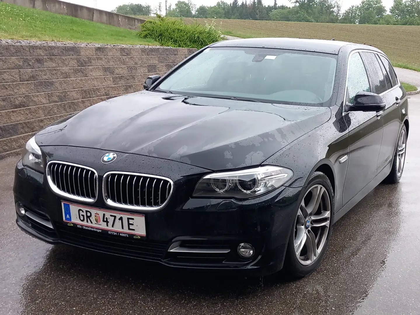BMW 520 d Touring Aut. Schwarz - 1