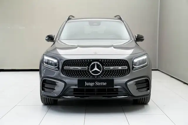 Mercedes-Benz GLB 200 d 4MATIC Österreich-Edition AMG Line Ansicht 3