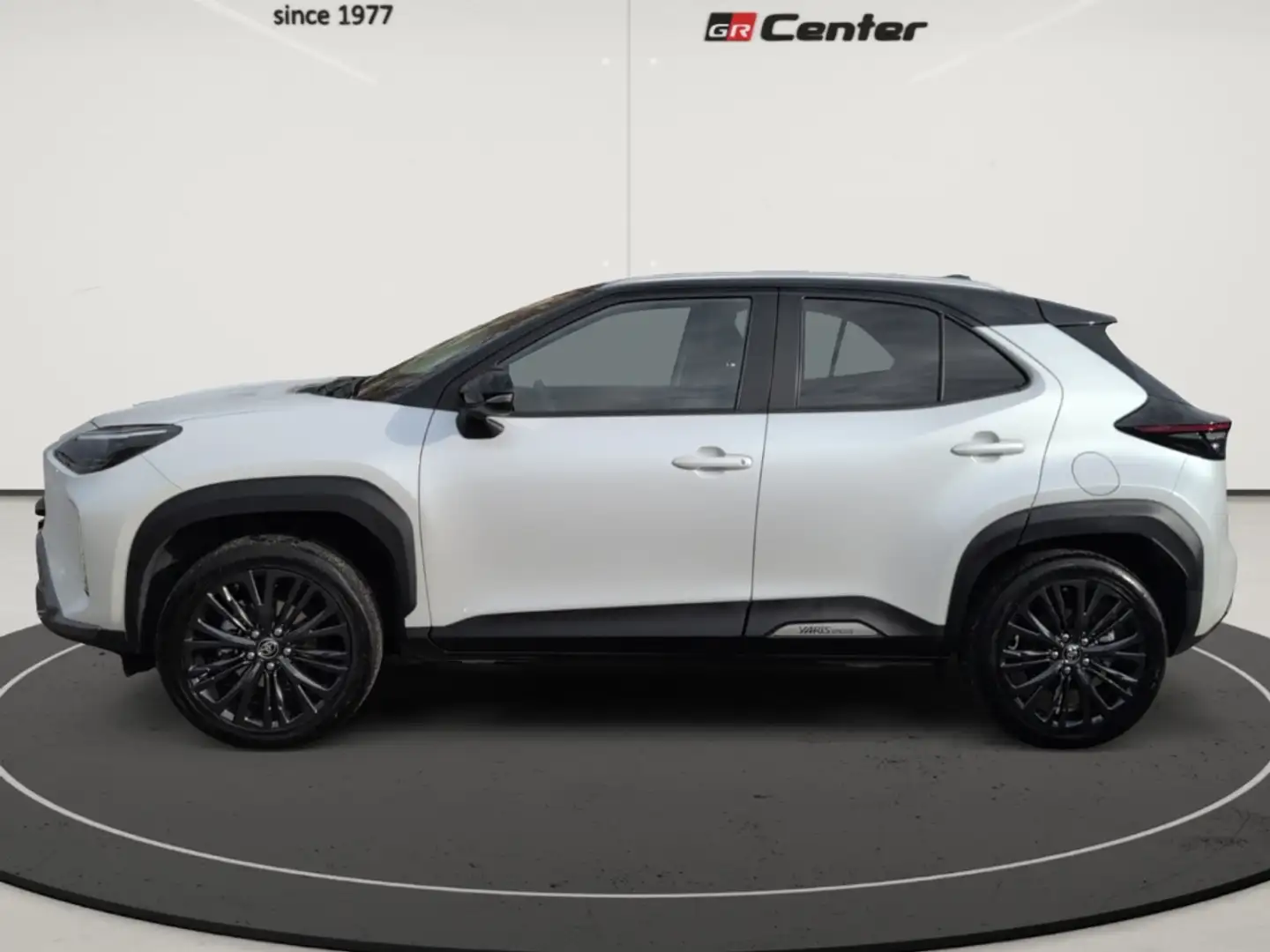 Toyota Yaris Cross Hybrid AWD-i Adventure Panoramadach / Advanced Saf Weiß - 2