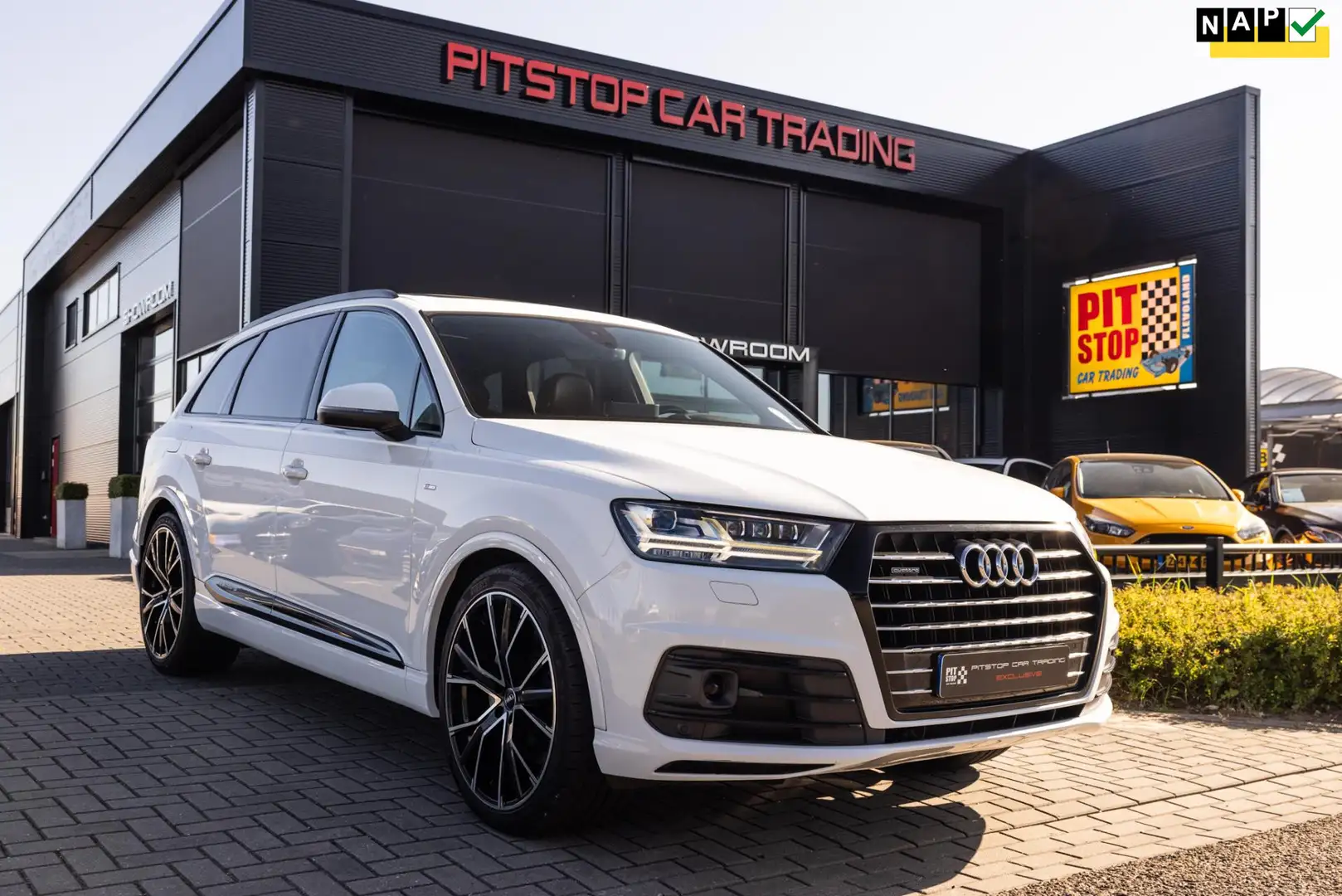 Audi Q7 3.0 TDI quattro 3x S-Line + 7p, 272 PK, Pano, Trek Bílá - 1