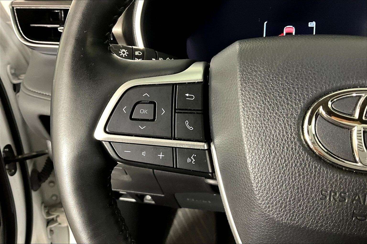 used 2023 Toyota Highlander car, priced at $44,998