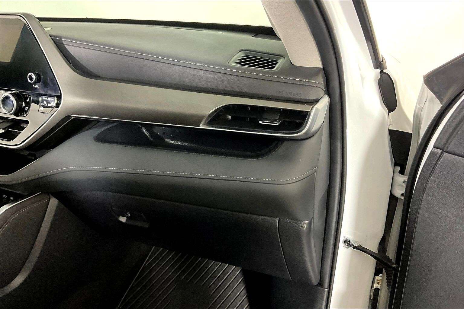 used 2023 Toyota Highlander car, priced at $44,998