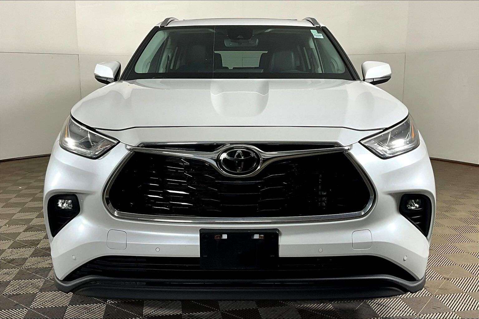 used 2023 Toyota Highlander car, priced at $44,998