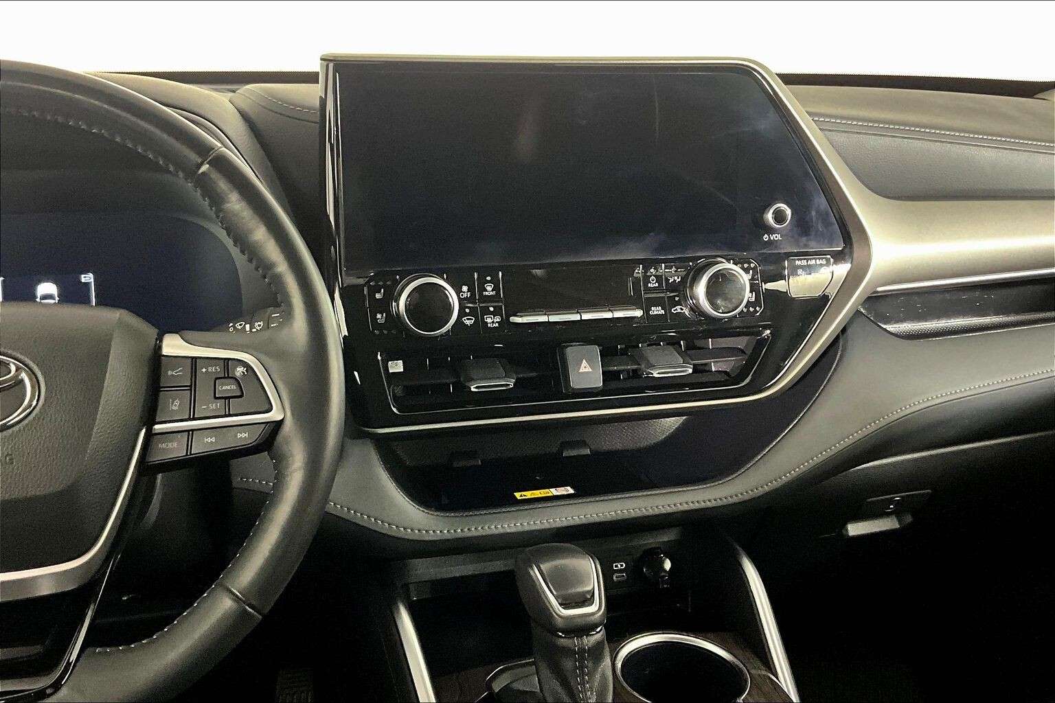 used 2023 Toyota Highlander car, priced at $44,998