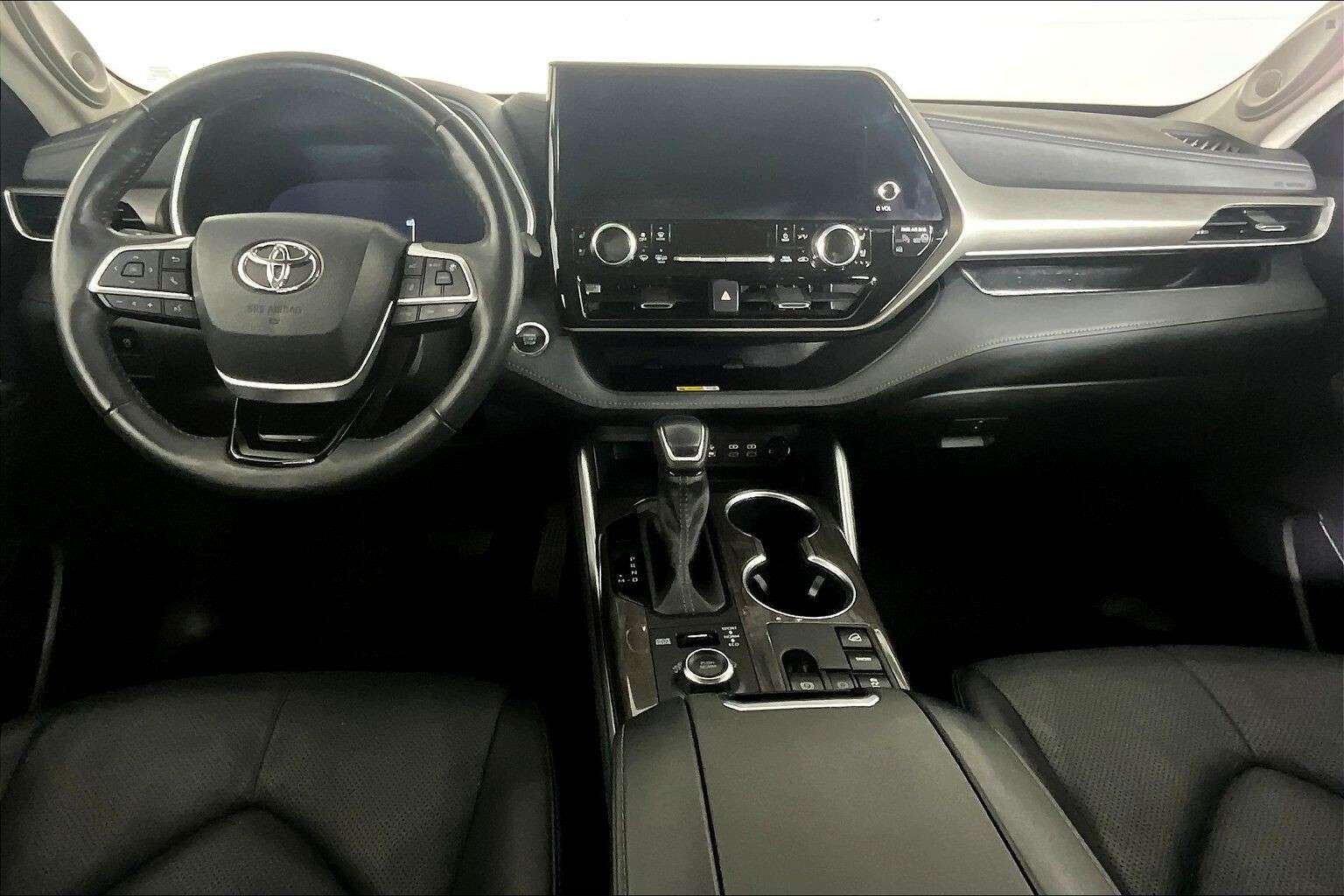 used 2023 Toyota Highlander car, priced at $44,998
