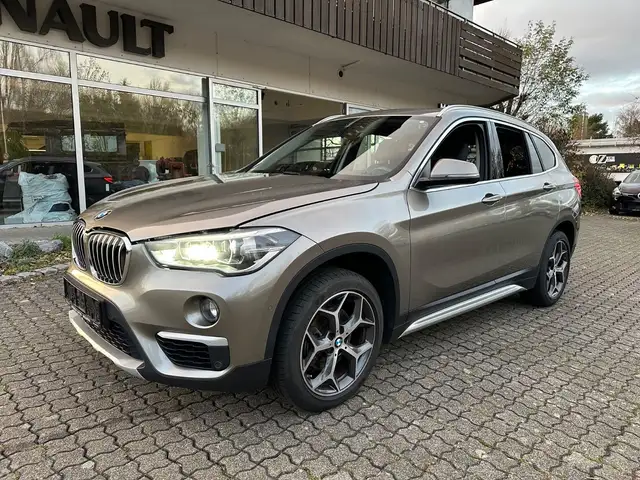 Bmw X1 sDrive 18 d*xLine*PANO*NAVI*LED*EU6dT*