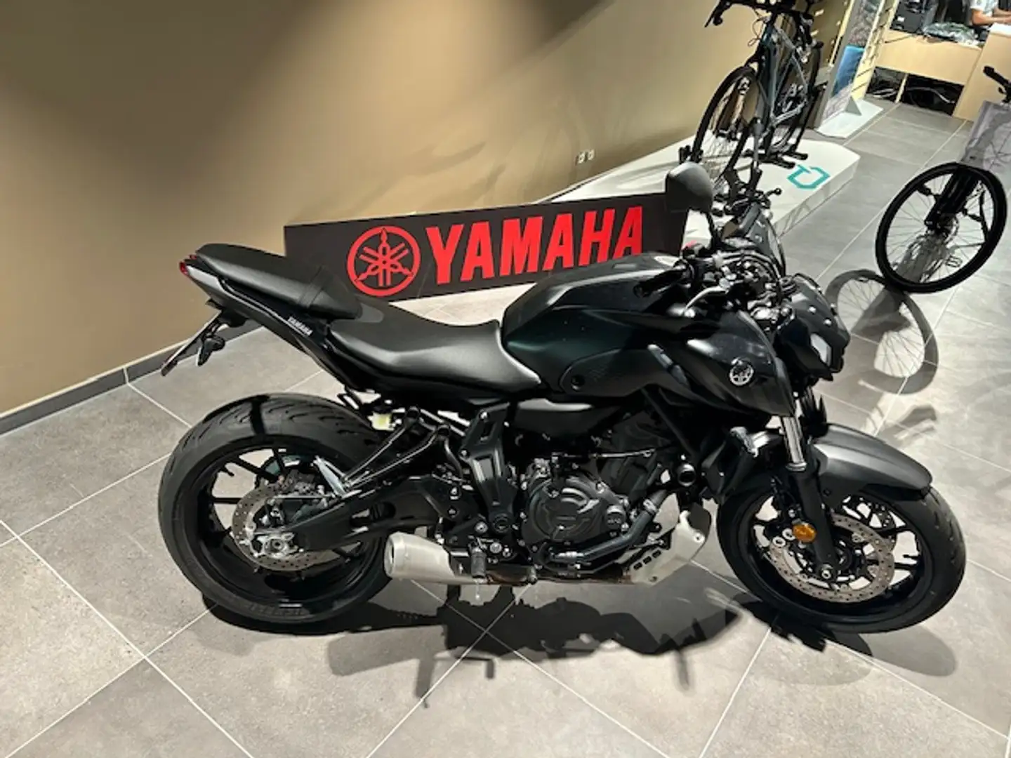 Yamaha MT-07 Noir - 1