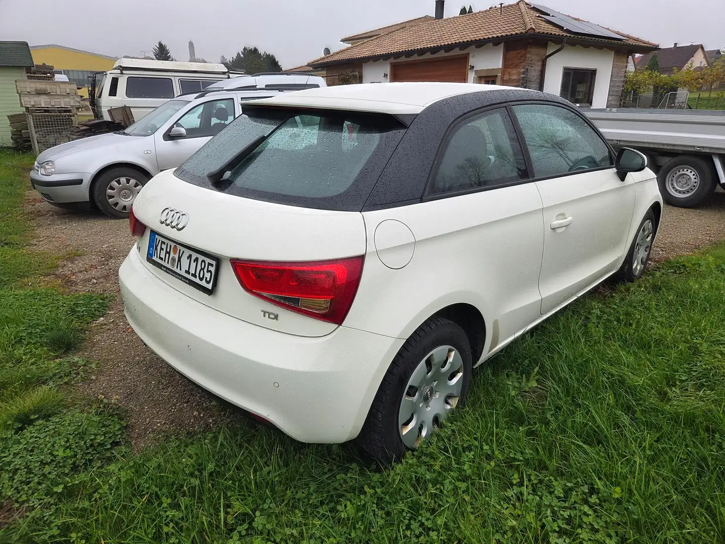 Audi A1 1.6 TDI Navi Shzg PDC v+h Dynamikfahrwerk Weiß - 2