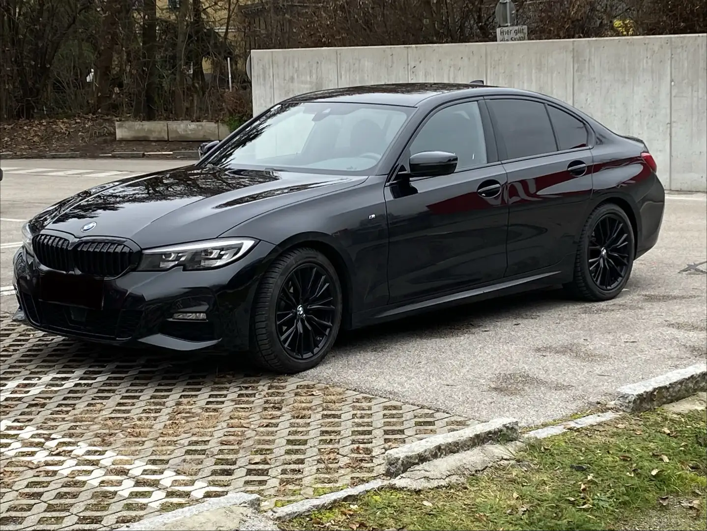 BMW 316 M Sport Schwarz - 1