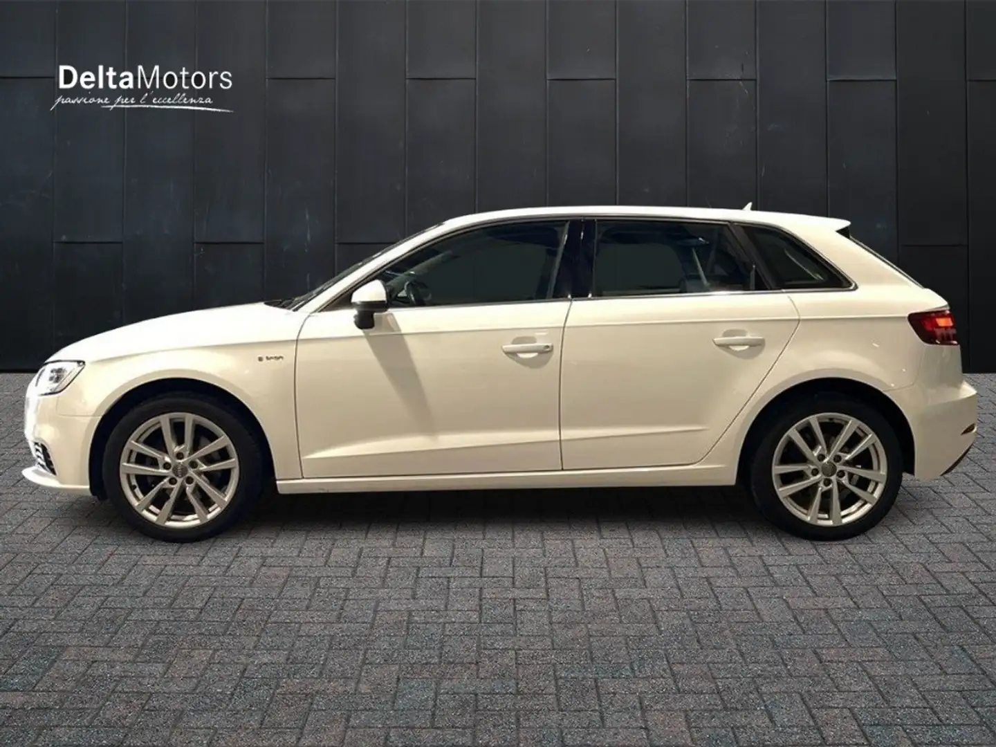 Audi A3 III 2016 Sportback - A3 Sportback 1.4 tfsi g-tron Alb - 2