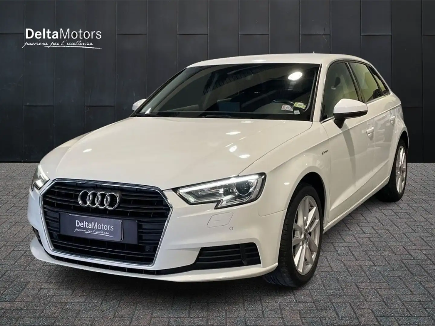 Audi A3 III 2016 Sportback - A3 Sportback 1.4 tfsi g-tron Alb - 1
