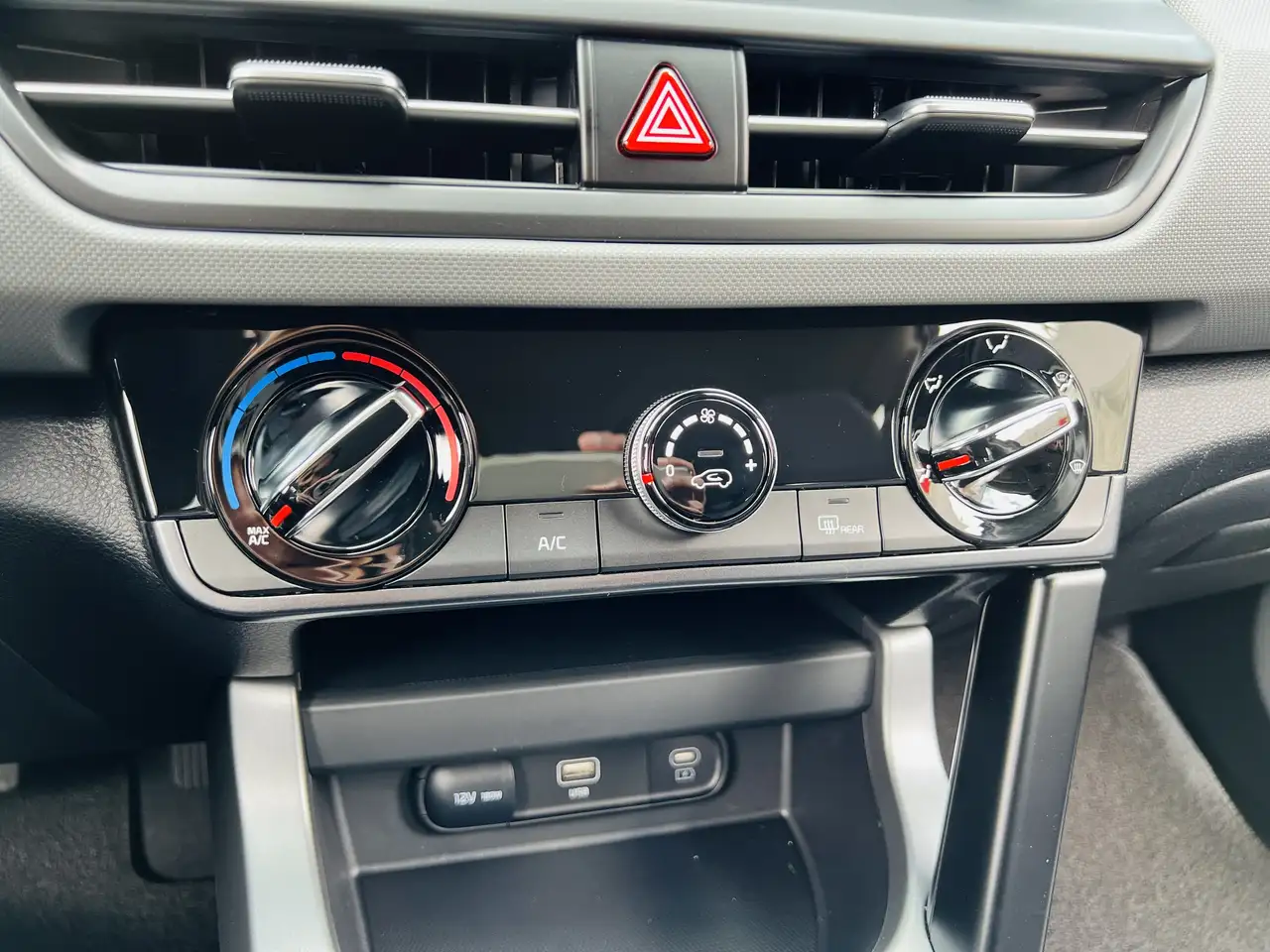 Kia Seltos снимка Kia Seltos