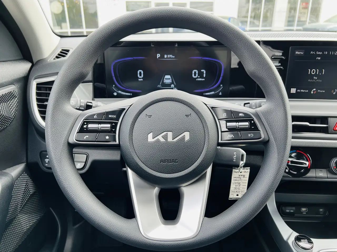 Kia Seltos снимка Kia Seltos
