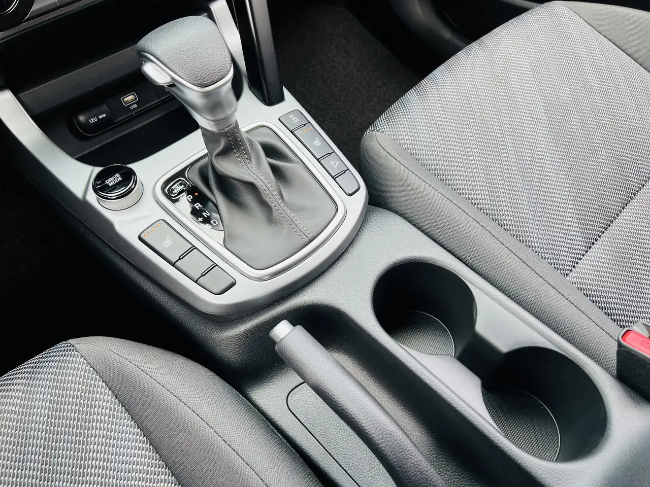 Kia Seltos снимка Kia Seltos