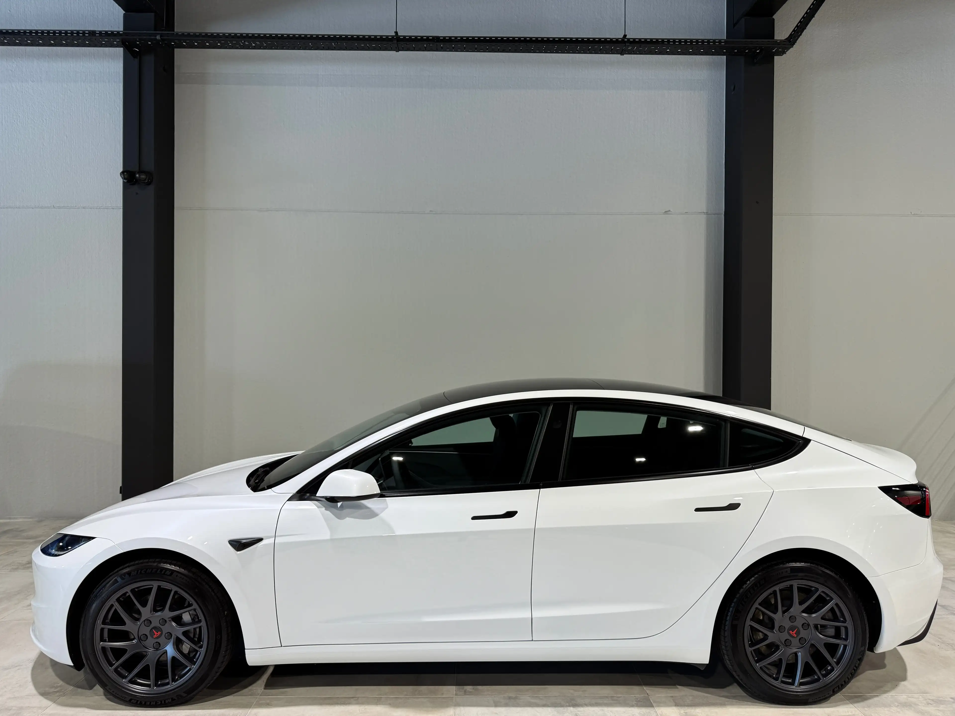 Tesla Model 3 HiGHLAND 60KWh SR+ PREMiUM !! TVA-BTW iNCLUSiEF !! "NEW MODELE" DiSPONiBLE — photo 6