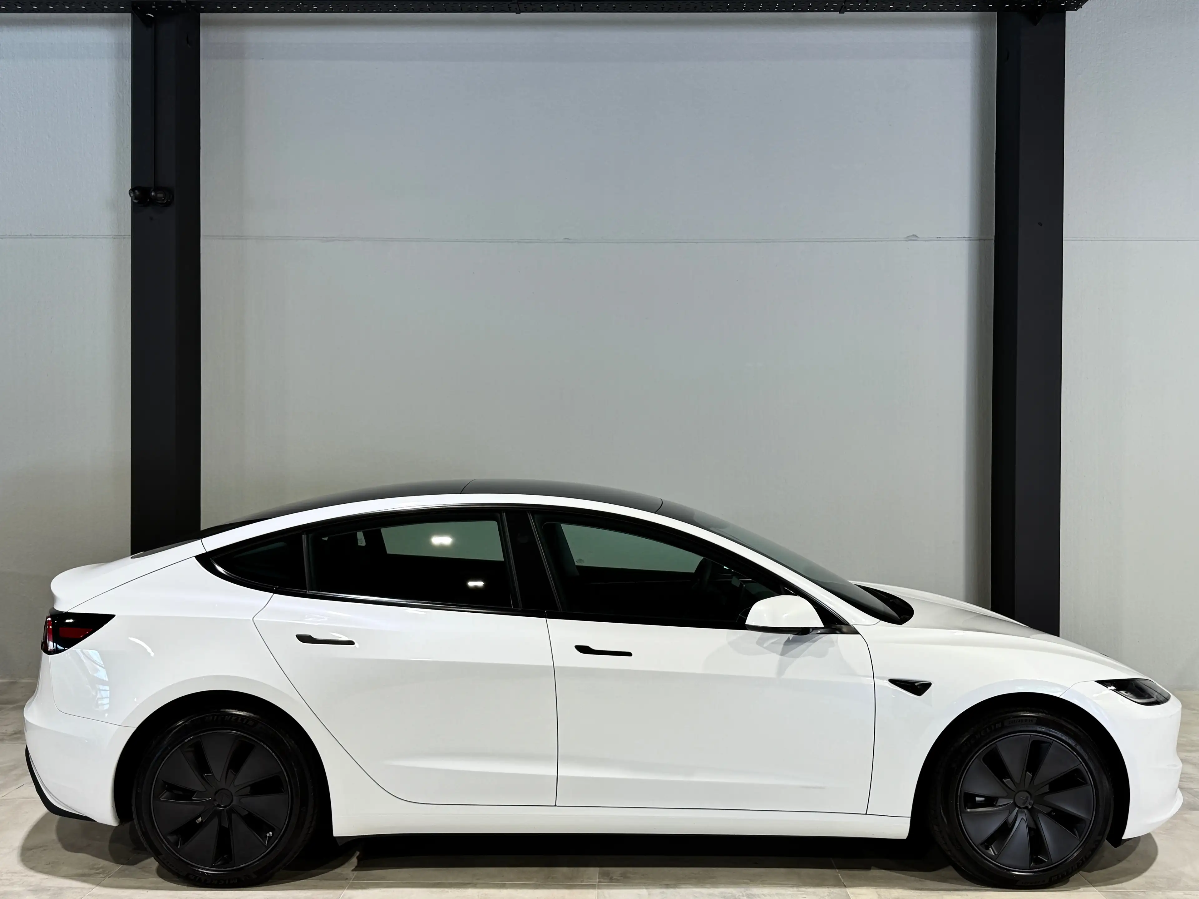 Tesla Model 3 HiGHLAND 60KWh SR+ PREMiUM !! TVA-BTW iNCLUSiEF !! "NEW MODELE" DiSPONiBLE — photo 8