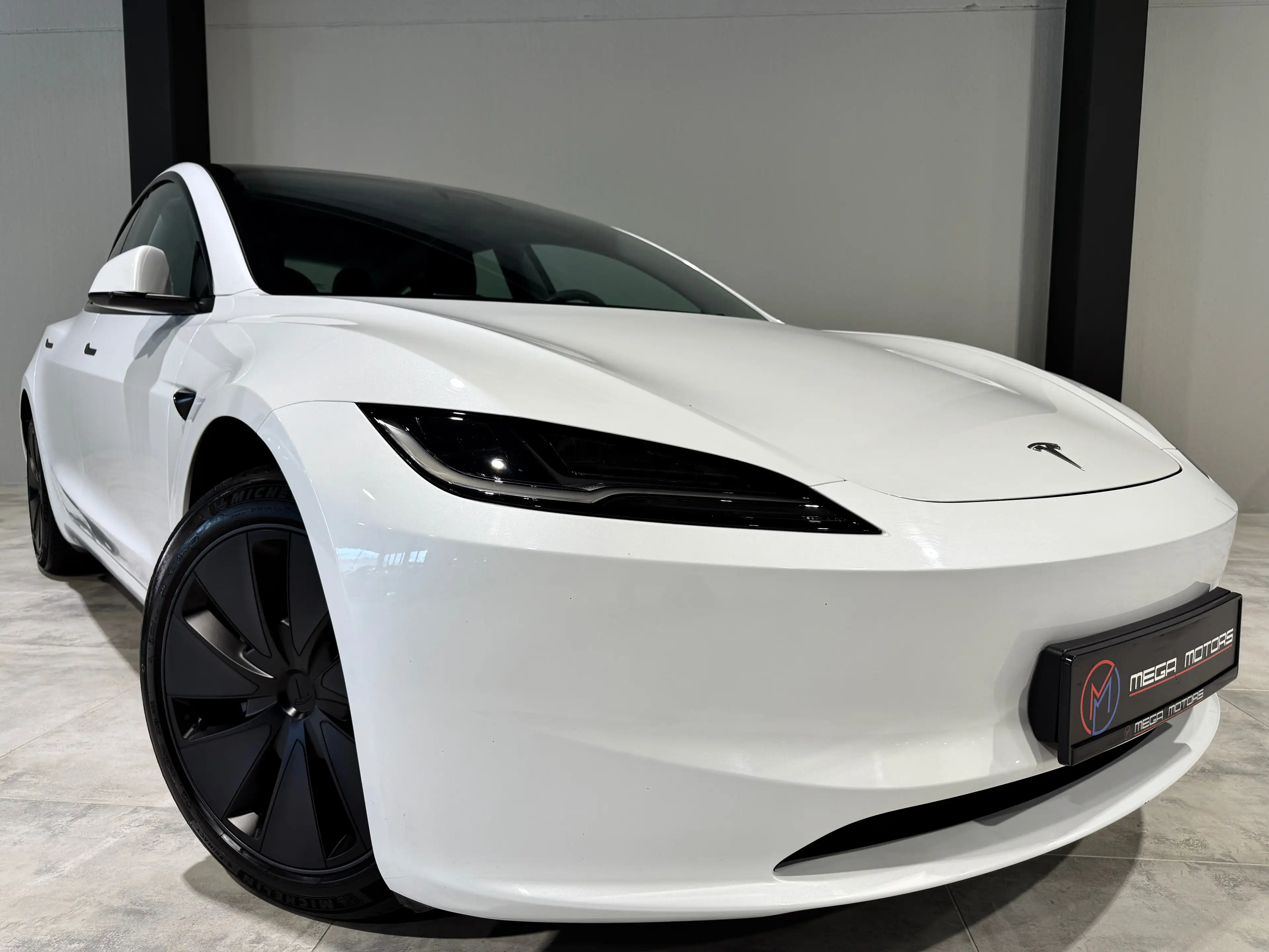 Tesla Model 3 HiGHLAND 60KWh SR+ PREMiUM !! TVA-BTW iNCLUSiEF !! "NEW MODELE" DiSPONiBLE
