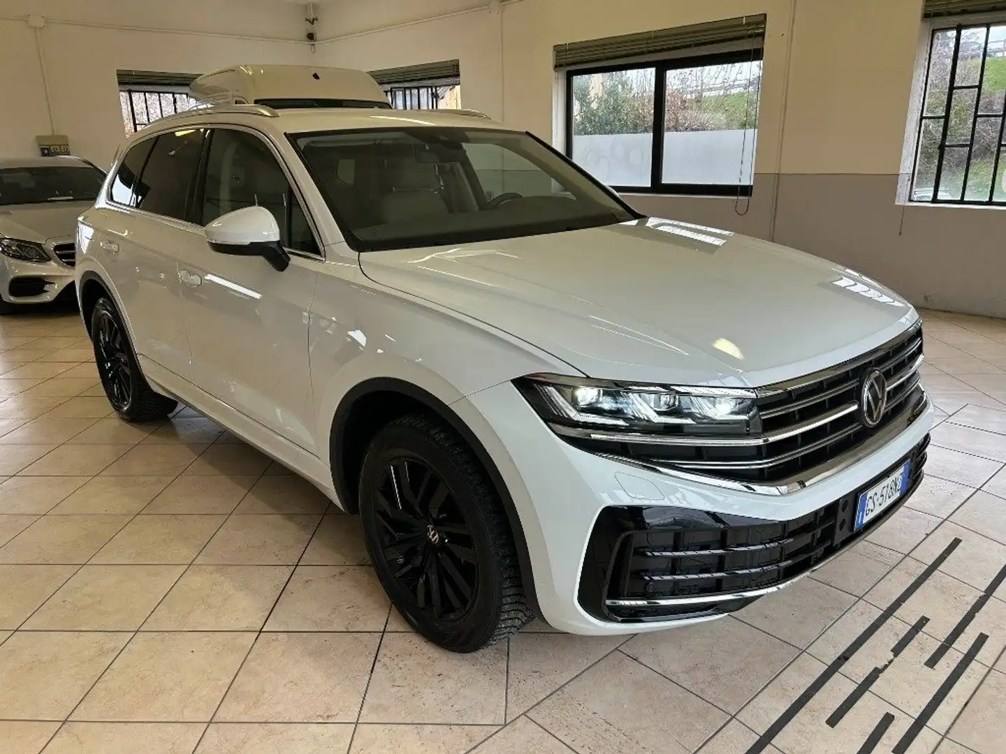 Volkswagen Touareg 3.0 V6 TDI SCR Elegance Blanc - 2