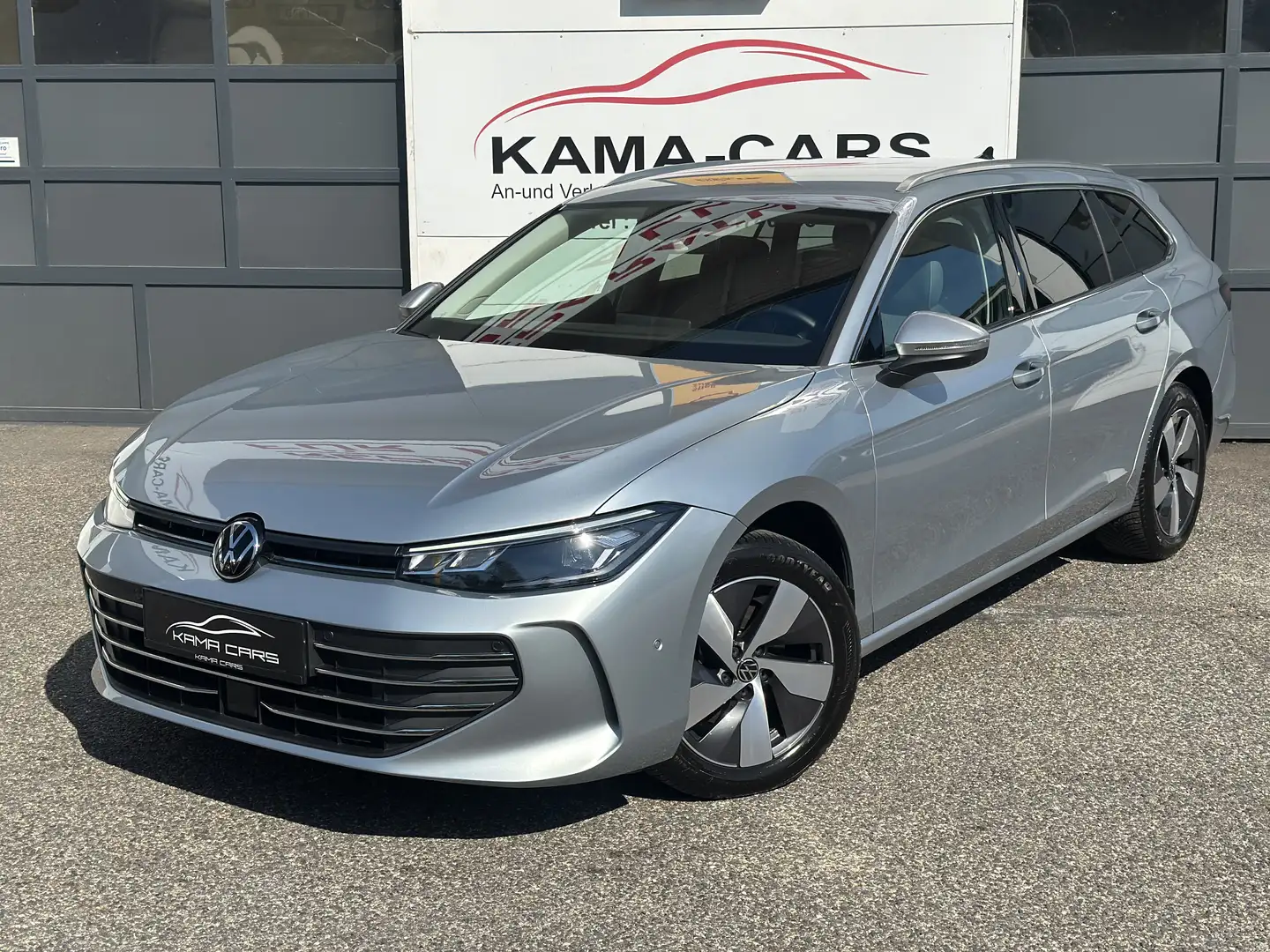 Volkswagen Passat Variant 2.0 TDI SCR Business DSG - 1