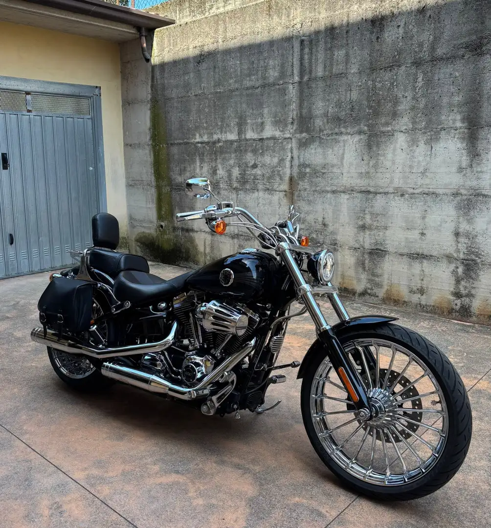 Harley-Davidson CVO Breakout Noir - 2