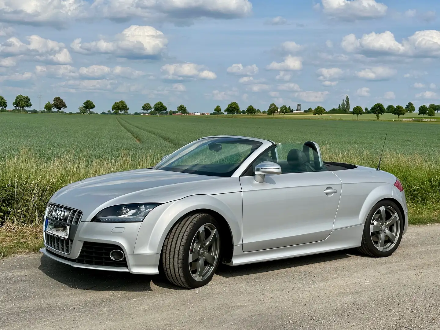 Audi TTS Roadster S tronic 1.Hd. 63Tkm Silber - 1