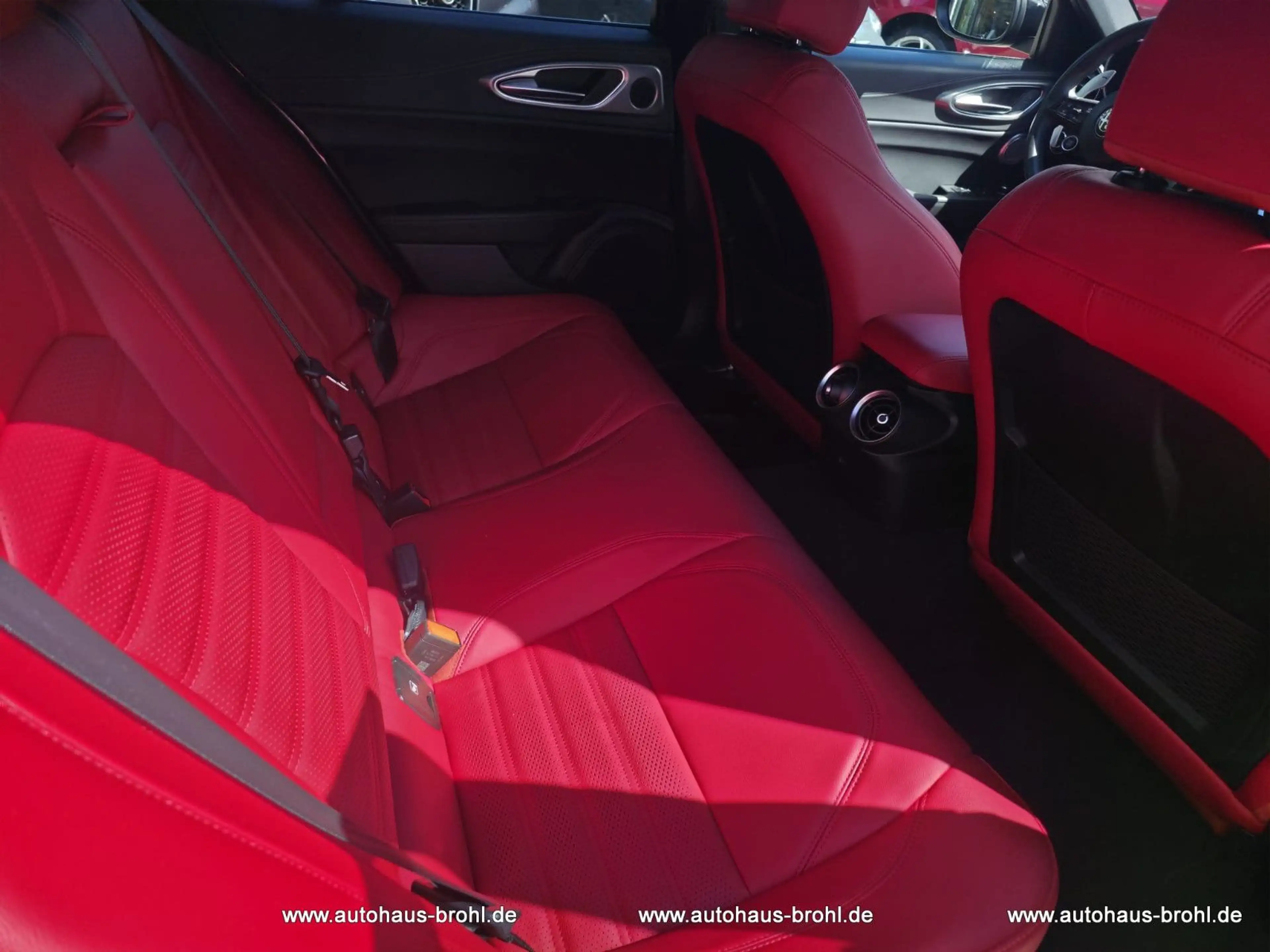 Alfa Romeo Giulia Veloce 280PS — photo 5