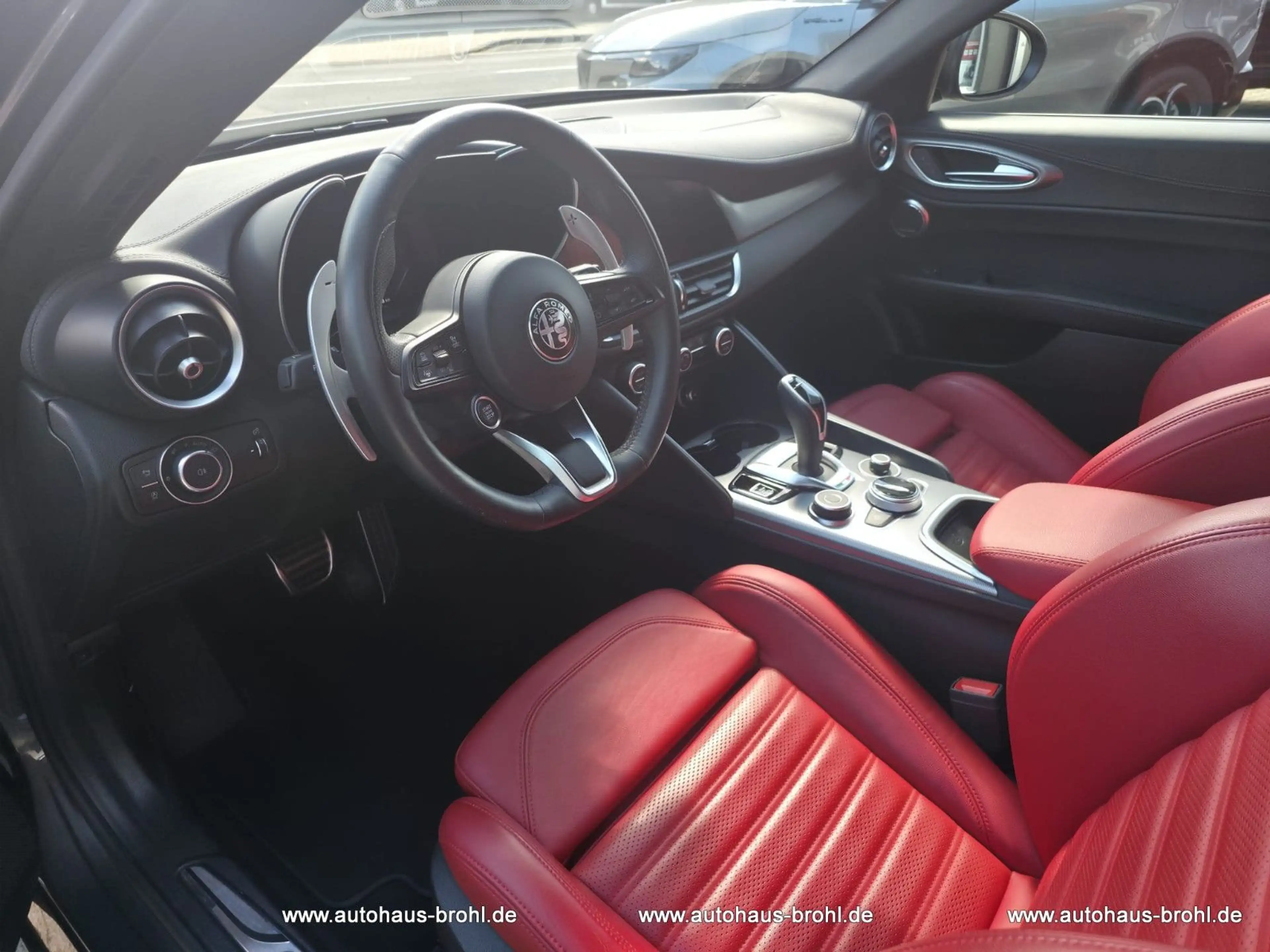 Alfa Romeo Giulia Veloce 280PS — photo 14
