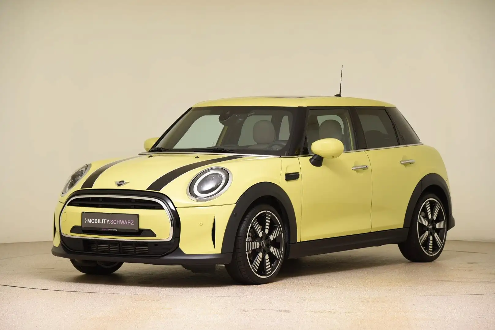 MINI Cooper MINI Yours Trim Head-Up Navi LED DAB Yellow - 1