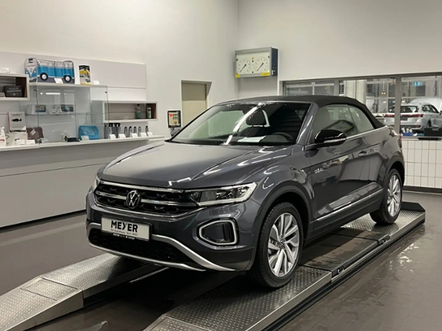 Volkswagen T-Roc Cabriolet GOAL 1.5 TSI DSG *Navi, Sport-Paket* Grau - 2