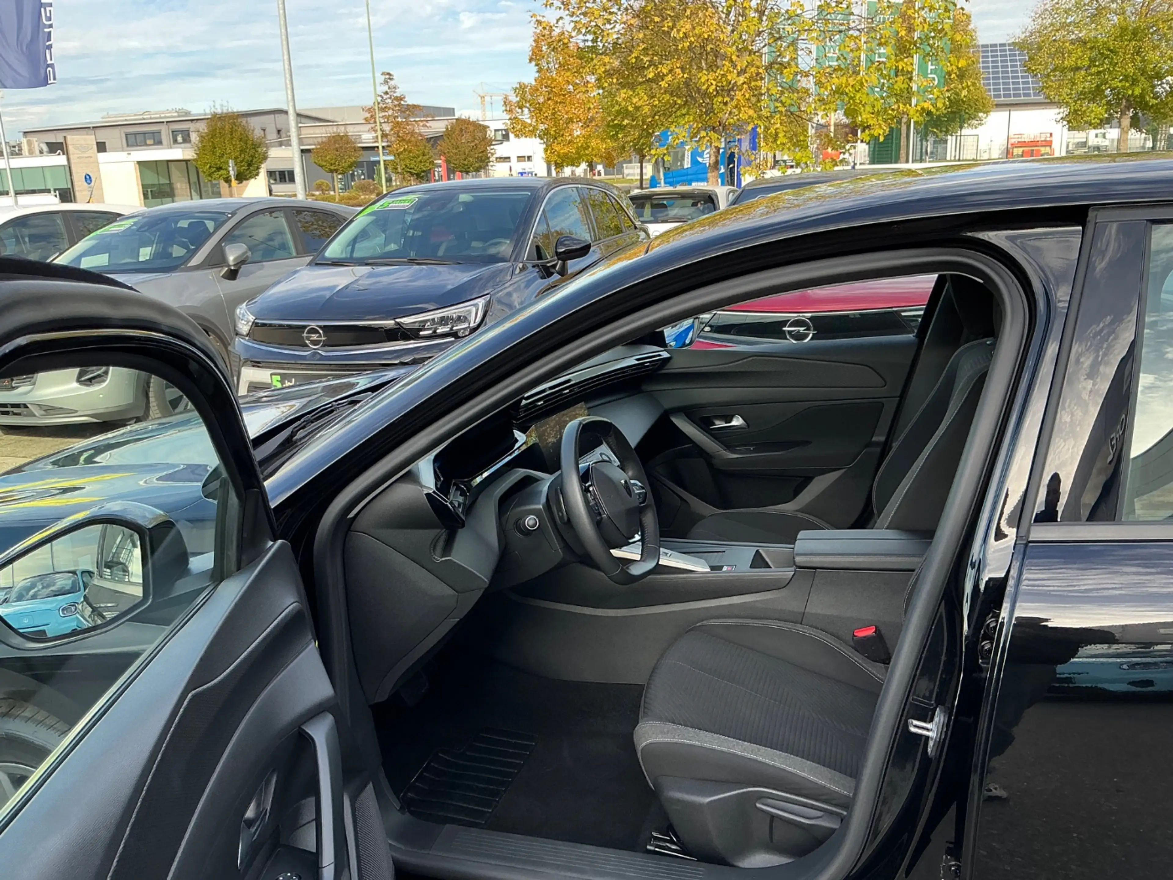 Peugeot 308 1.2 PureTech 130 SW Active Pack LED+SHZ+LM — photo 9