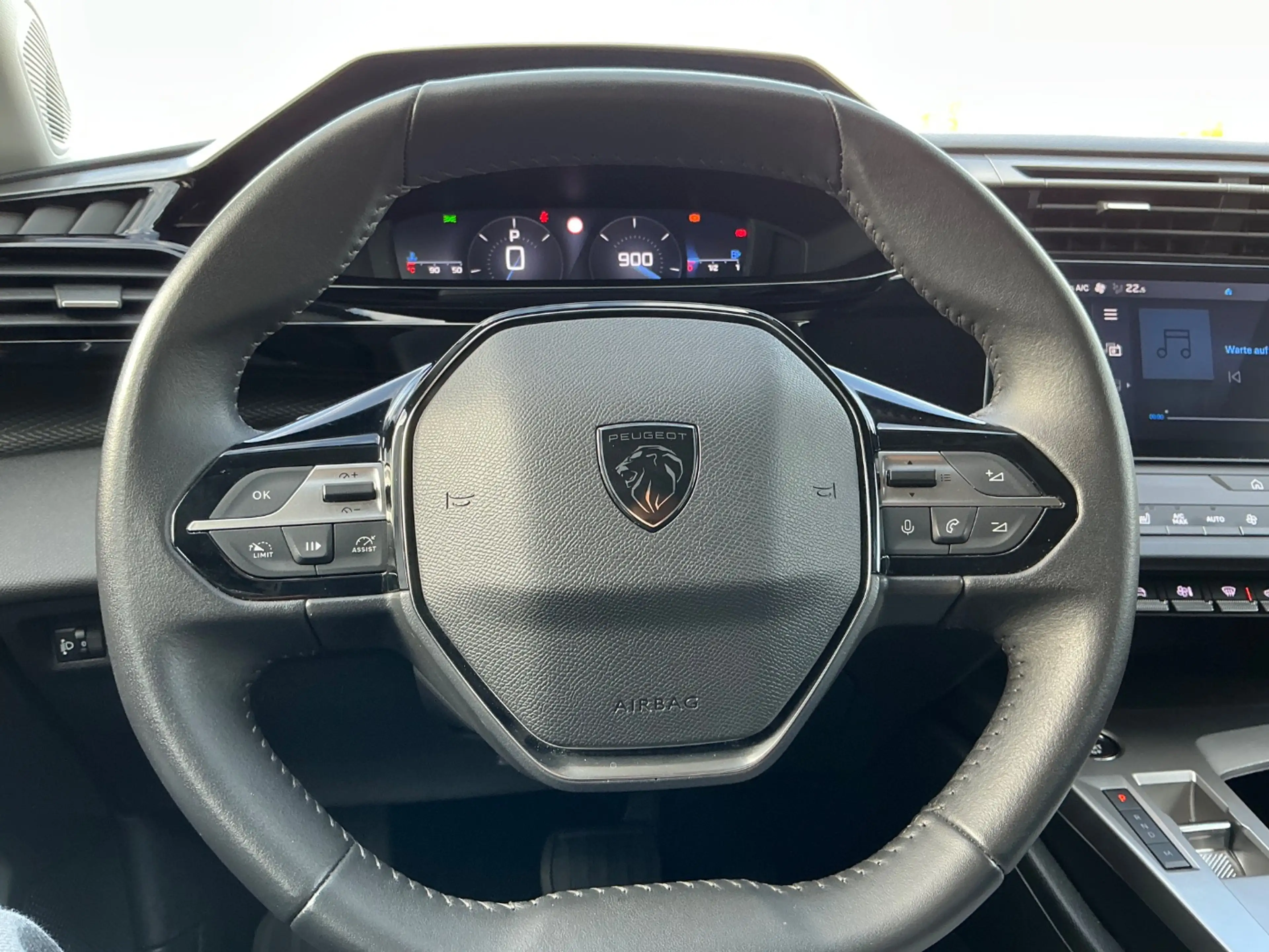 Peugeot 308 1.2 PureTech 130 SW Active Pack LED+SHZ+LM — photo 13