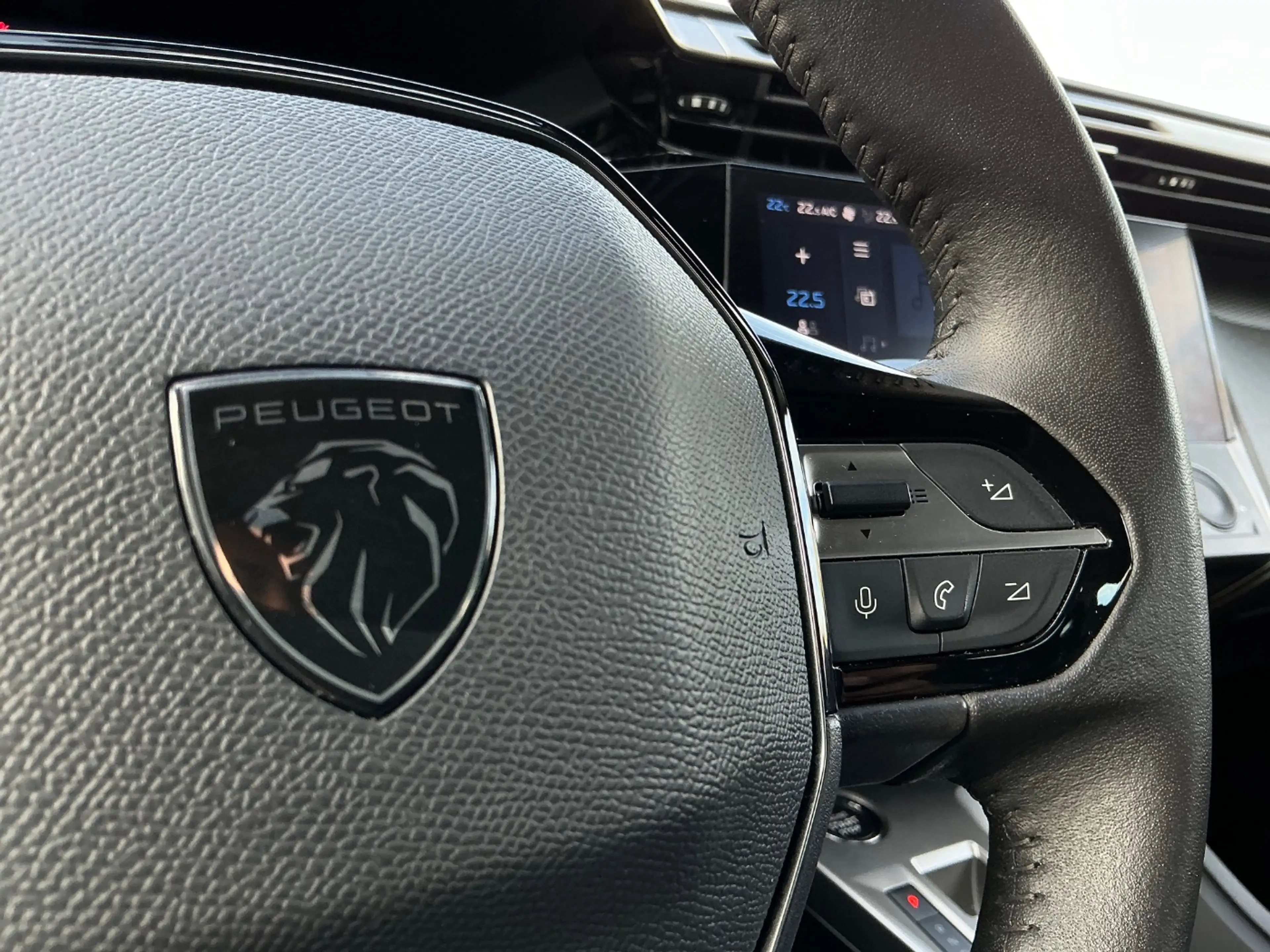 Peugeot 308 1.2 PureTech 130 SW Active Pack LED+SHZ+LM — photo 14