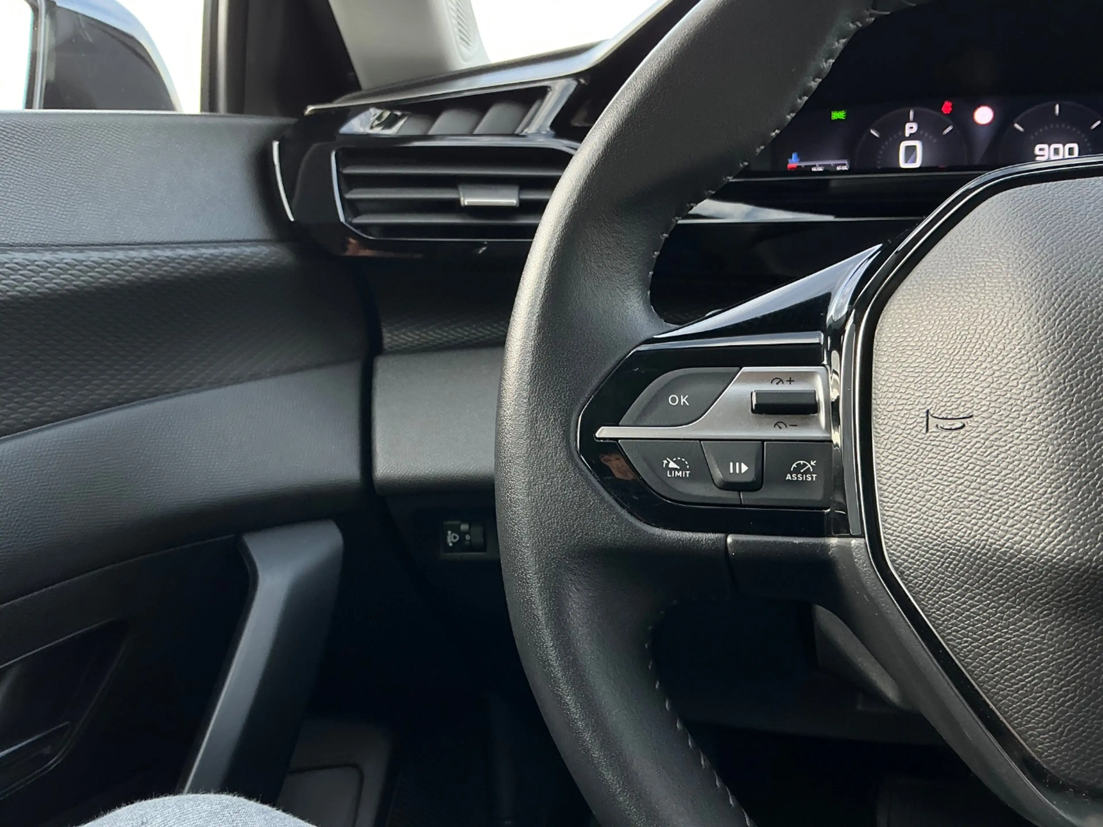 Peugeot 308 1.2 PureTech 130 SW Active Pack LED+SHZ+LM — photo 15