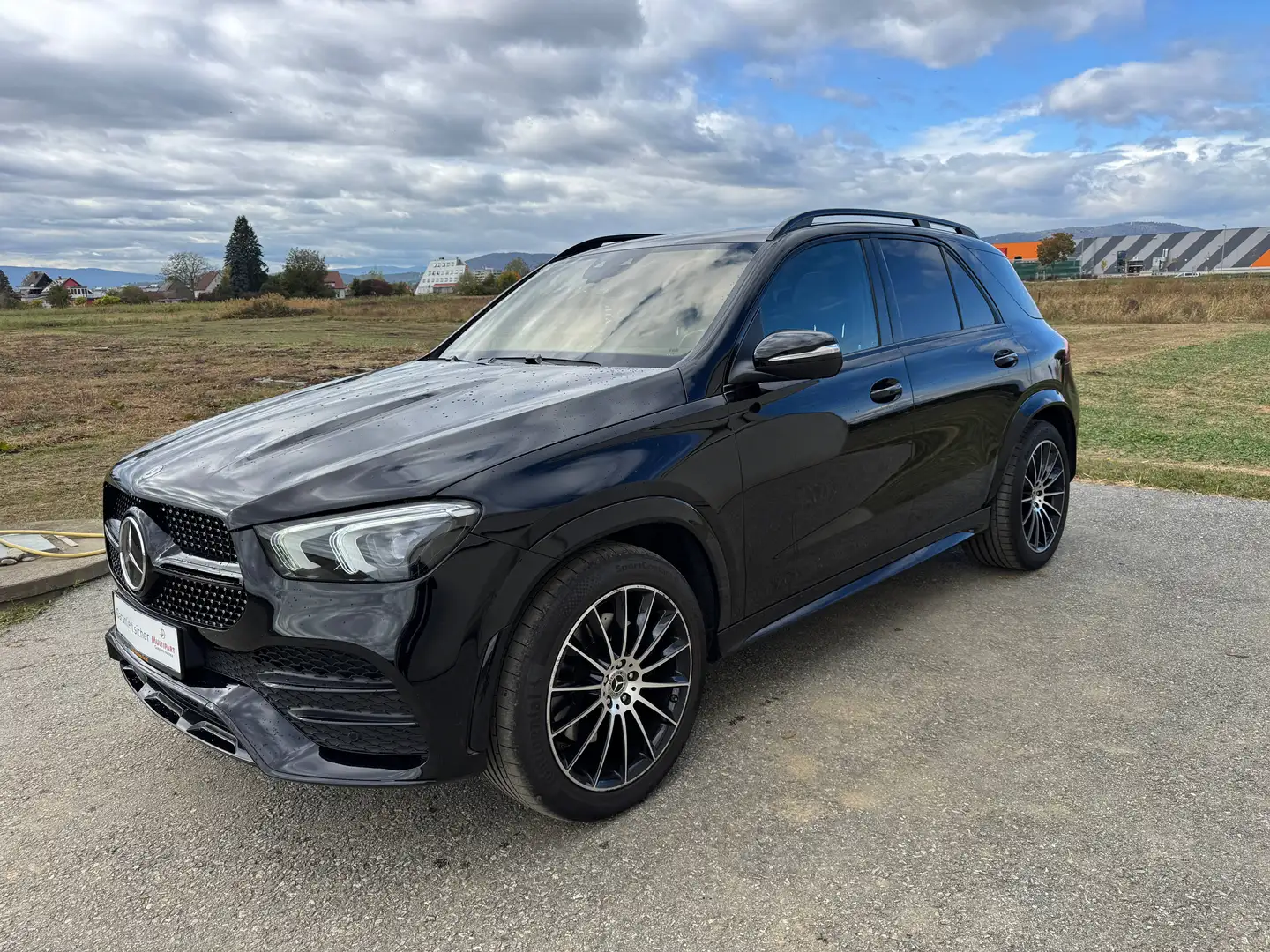 Mercedes-Benz GLE 400 GLE 400d 4Matic Aut. *AMG Line; MEGA-VOLL; Alcantara; PANO; Distronic; AIRMATIC uvm.* Schwarz - 1