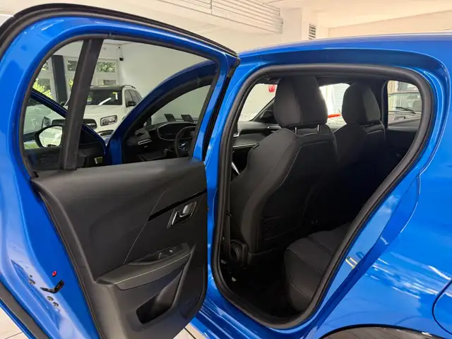 Peugeot 208 view 7