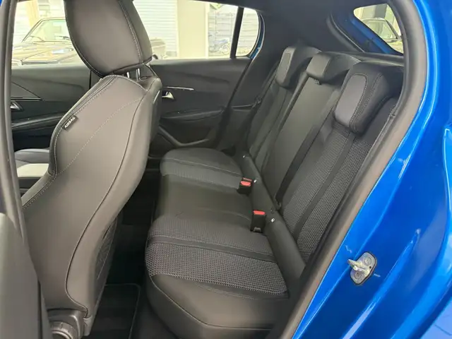 Peugeot 208 view 14