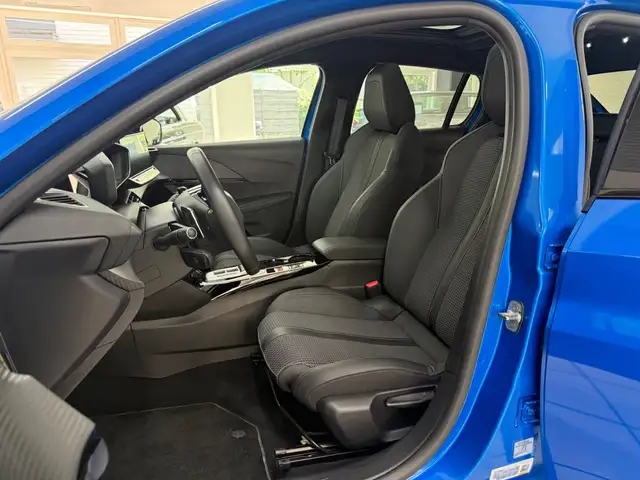 Peugeot 208 view 13