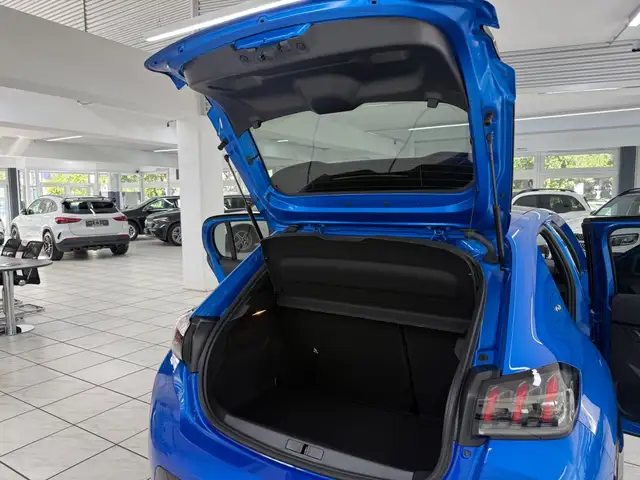Peugeot 208 view 10