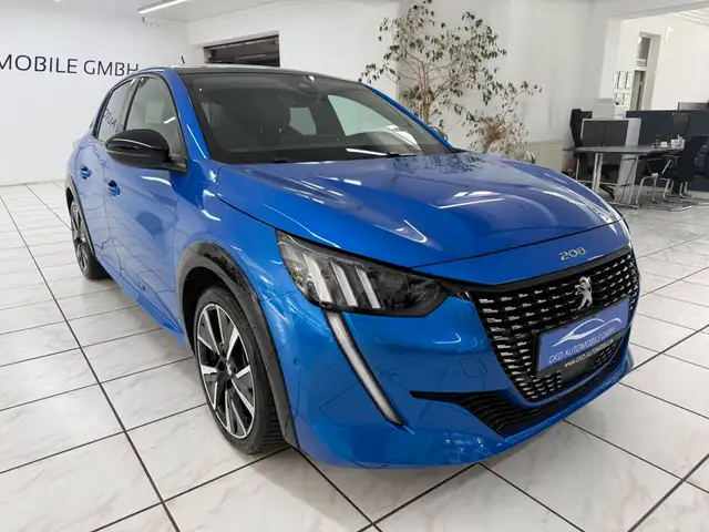 Peugeot 208 view 4