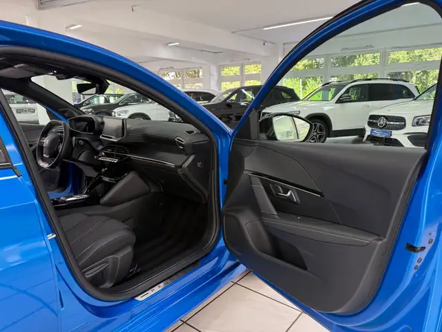 Peugeot 208 view 8