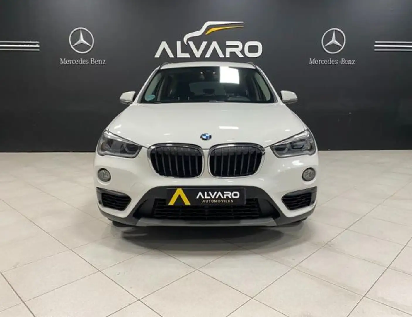 BMW X1 sDrive 18dA Blanco - 2