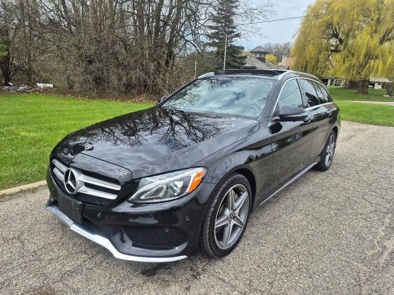 Mercedes-Benz C-Class снимка Mercedes-Benz C-Class