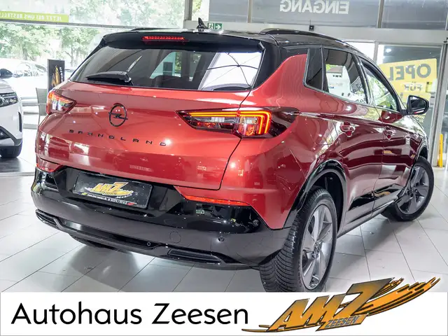 Opel Grandland view 3